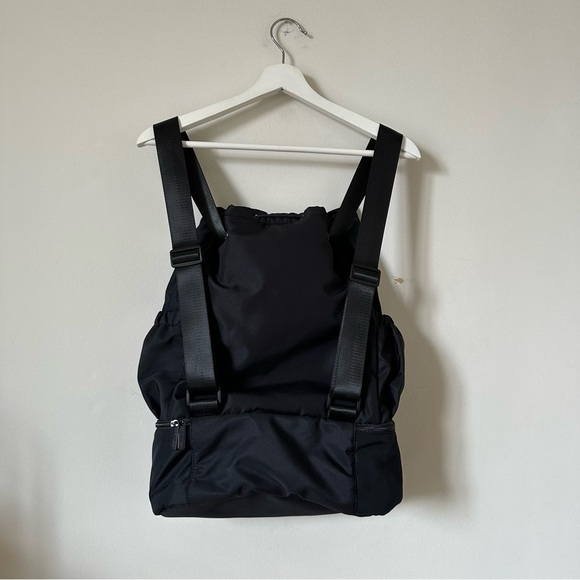 NWT Beyond Yoga Convertible Black Backpack Gym Bag - Picture 7 of 13